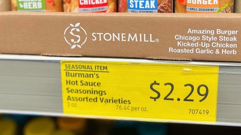 Paper Seasonal Item price tag at Aldi