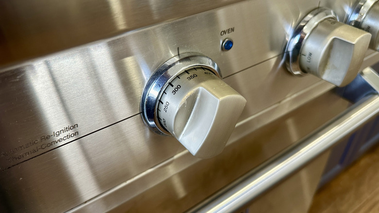 Oven knob turned to 350 F