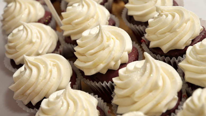 cupcakes with frosting