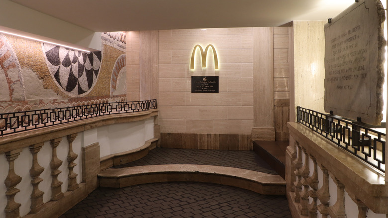 McDonald's interior at Piazza Di Spagna
